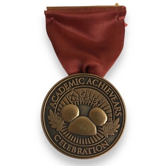 Disney Academic AchievEARS Celebration Medal Pin Your Walt Disney World 2008 - Picture 1 of 7